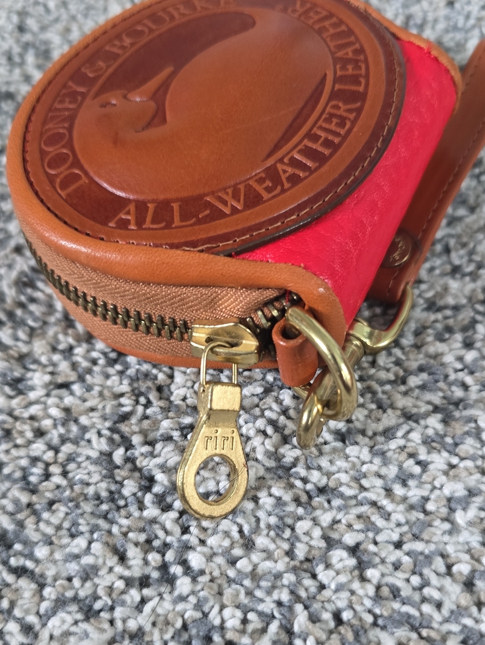 Vintage 90s Dooney & Bourke All Weather Leather Big Duck Zipalong Coin Pouch Red - Picture 3 of 13